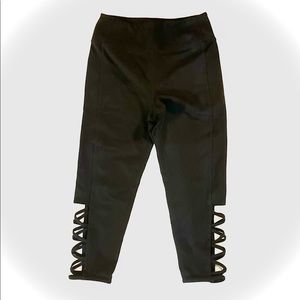 Zella Kids Capri Leggings - size 10-12